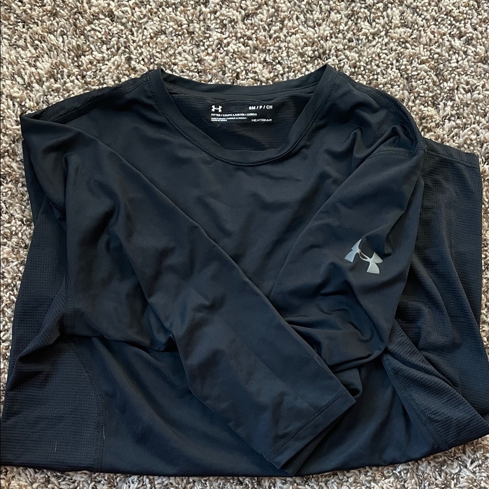 Under Armour Men’s Black Long-Sleeve Athletic Top